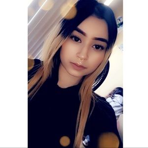 Meet your Posher, Cassandra